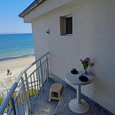 Nikolovi Apartament Pomorie